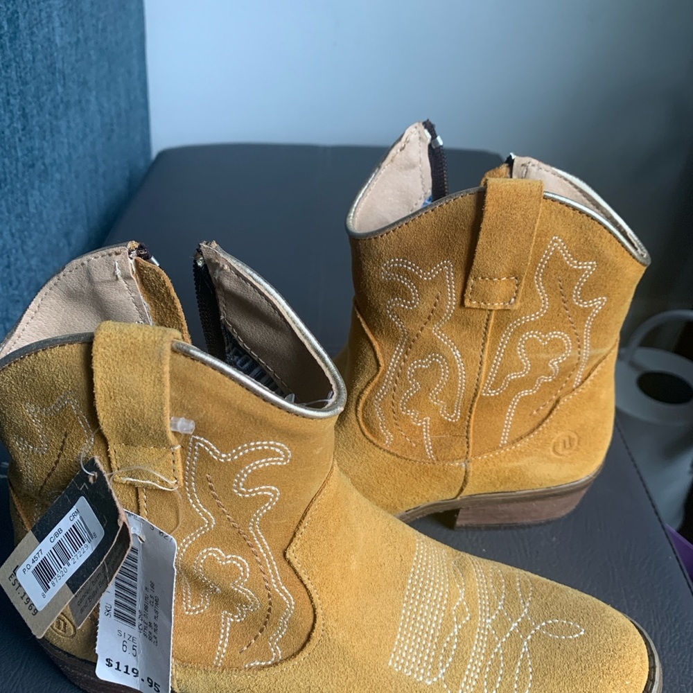 Dingo Mustard Leather Ankle Boots